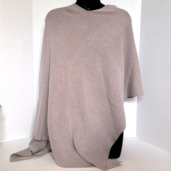 Puli Tan Asymmetrical Shrug with V-Neck - Picture 4 of 9